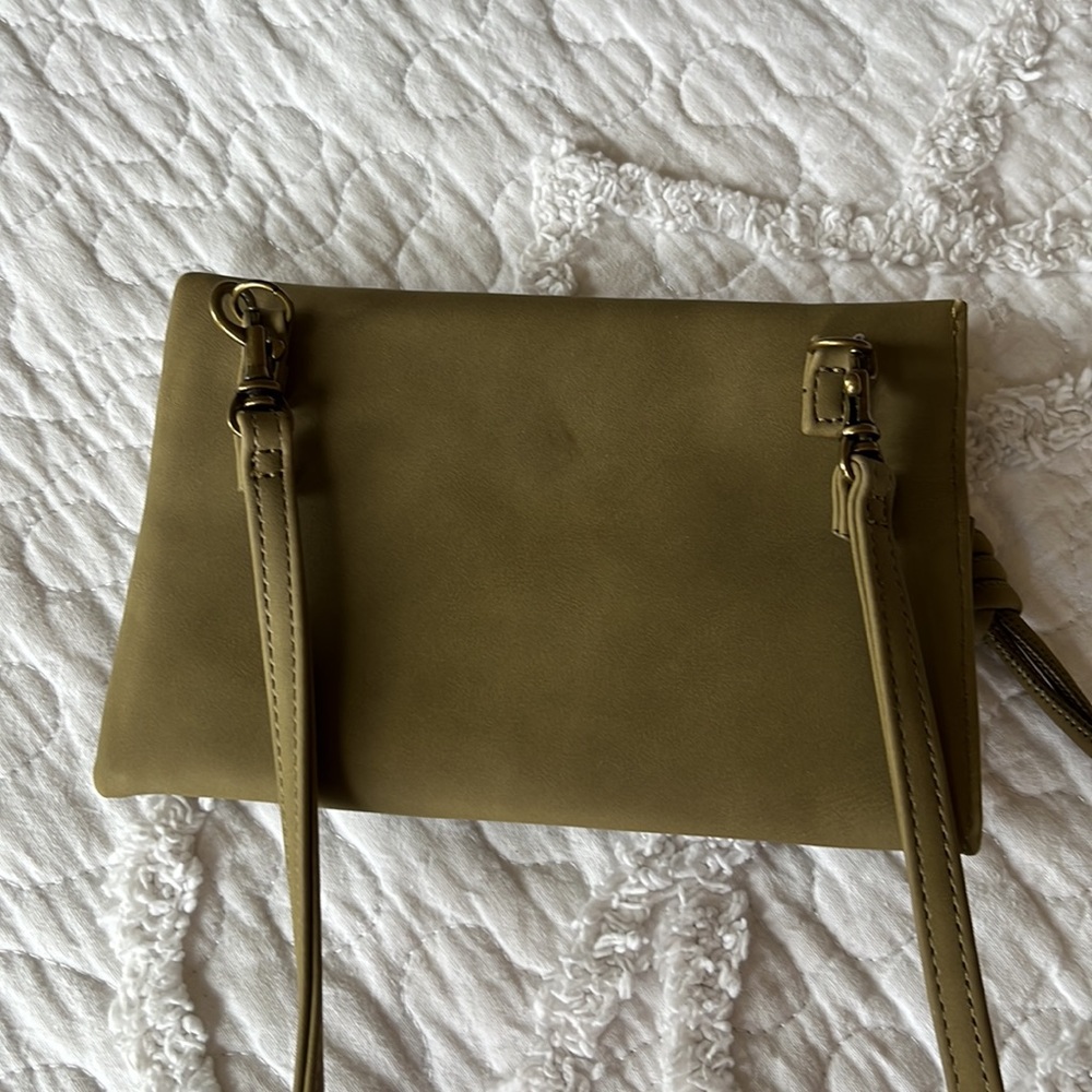 Universal Thread Purse - Picture 3 of 5